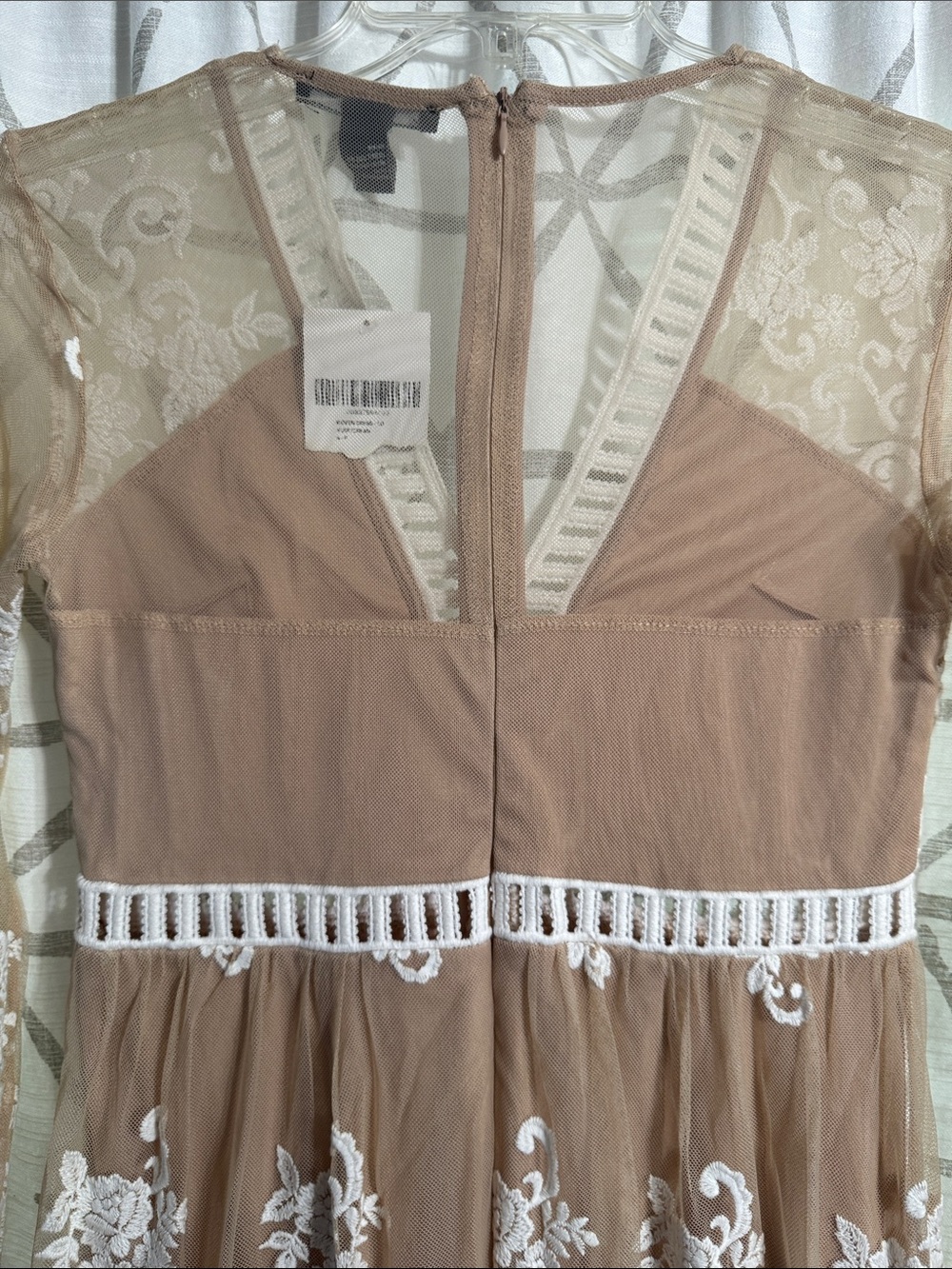 Forever 21 floral embroidered mesh maxi dress. - Picture 7 of 10